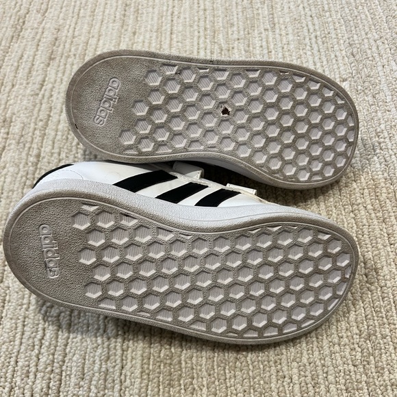 ADIDAS TODDLER GRAND COURT LIFESTYLE HOOK AND LOOP SHOES - Picture 7 of 7